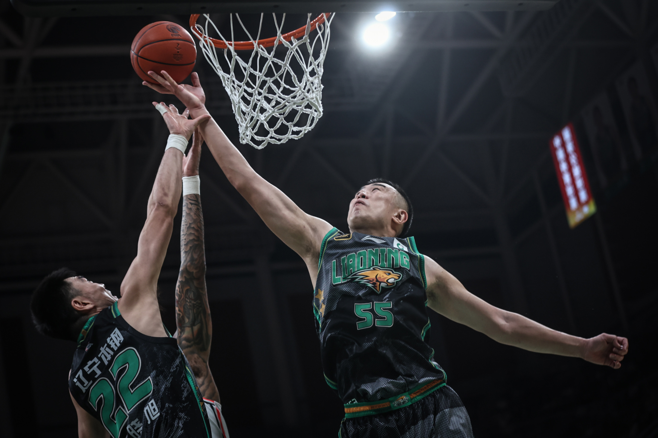 包含关键时刻NBA常规赛传出新动向，里昂战术微调，管理层表态——更衣室稳定，年轻球员得到机会的词条