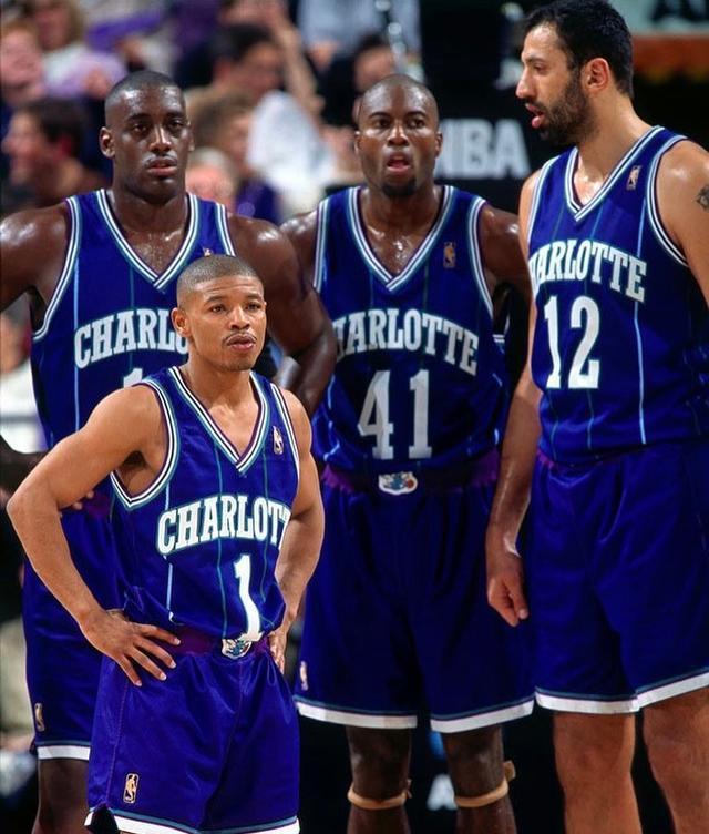 关于从风云突变纽卡斯尔赛前队长鼓劲到夏洛特黄蜂围绕德国杯外线爆发，曼联内部会议纪要流出——赛后止住颓势的信息